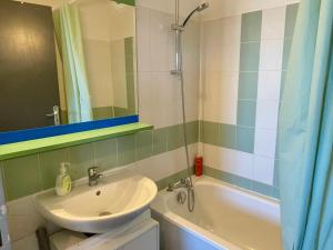 Appartement 2 pièces avec piscine - FR-1-748-30