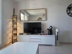 Appartement moderne avec vue mer, parking et Wi-Fi - FR-1-225C-167