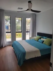 Newly built Duplex home - 4km to North Terrace Adelaide - Campbelltown