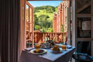 Luxury 2 Bedroom Residence At The St Regis Residence Club In Downtown Aspen