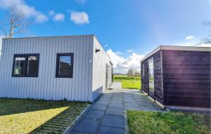 Stunning Home In Den Oever With Wifi