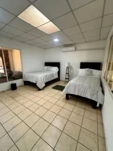 Hostal with private rooms at Surfcity El Salvador - El Zapote