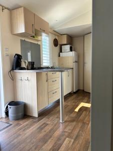Campings CAMPING DU PHARE d OPALE MOBILE HOME J10 : photos des chambres