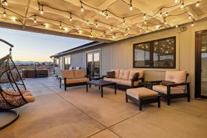 Mojave Moonrise Manor