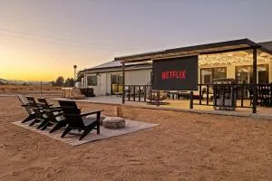 Mojave Moonrise Manor - Joshua Tree