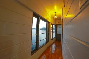 Upper Deck Boathouse