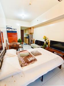 Best Staycation for you at Brenthill Condominium