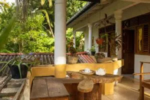 Talpe Homestay - Dodampe