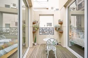 Little Collins Central Hideaway - Duplex Penthouse