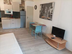 "Le Transversal 3" -Garage privé optionnel -Centre historique-Plages à 21km !