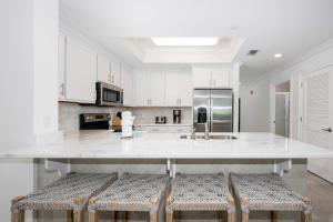 Phoenix Gulf Towers 1106 condo