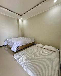 Villa putih 10 kamar