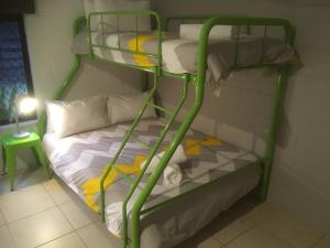 Sandy Feet Retreat - 50m from Four Mile Beach