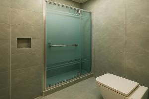 Beachfront Chalet in Porto Said with Pool Gar