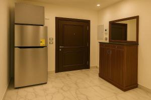 Beachfront Chalet in Porto Said with Pool Gar