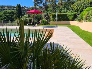 Lou Pei Magnifique vue mer Piscine chauffée 10x5m 5 ch 5sdb