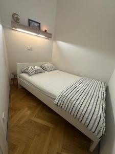 Central Panorama Balcony ,2AC,2BR Renovated