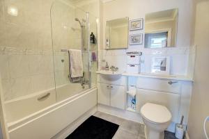 Central 2-bedroom flat - Executive living