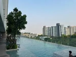 Luxury condo - BTS Punnawithi - Pool, Gym, Sauna - 帕卡农区