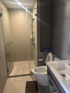 Luxury condo - BTS Punnawithi - Pool, Gym, Sauna