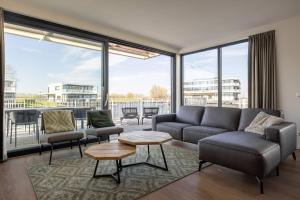 Hello Zeeland - Water villa Veerse Wende with fully fenced terrace