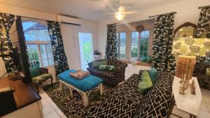 Amazing Location! Walk to town, beach & dinner - PAYMENT REQUIRED TO RESERVE