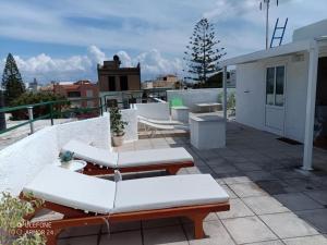 Nikos Sunset Penthouse