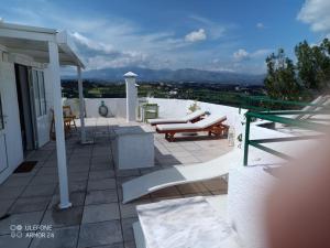 Nikos Sunset Penthouse