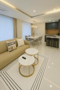 New highend residence near nambu bus terminal 방1 거실1 더블침대2개