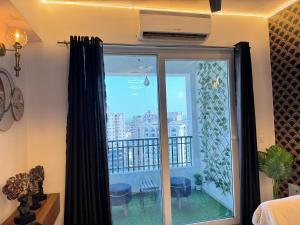 Harmony Heights By Royal Rooms