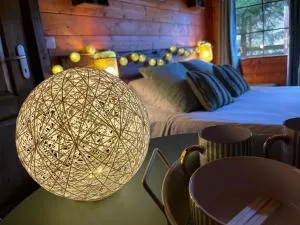 "Le Maloya" Chalets independants -Chambre Balneo - Relais Motards - Nages