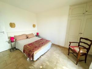 Villas A Hilltop Haven in Lumio - Sea View and Cascading Terraces : photos des chambres