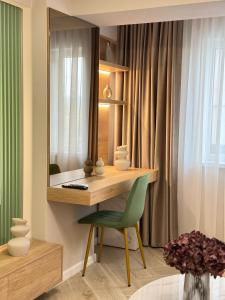 Luxury Evergreen Towers by Glam Apartments