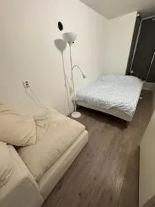 Guesthouse platinum centrum - 利勒斯特罗姆