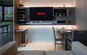 5 star Luxurious 1BD apt King Bed Thong Lor