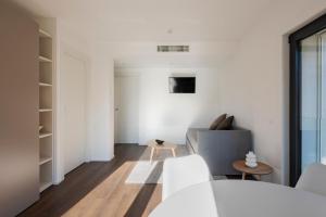 Lugano Suite Modern Concept 4