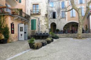 Maisonnette typique, coeur du village médiéval de Sauve