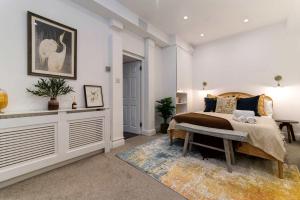 Premium Hyde Park Townhouse by Madestays