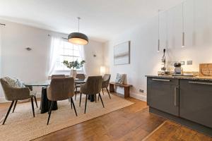 Premium Hyde Park Townhouse by Madestays