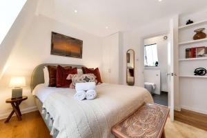 Premium Hyde Park Townhouse by Madestays