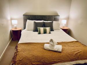 Stylish High-Rise City Retreat in front of Southern Cross