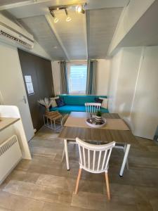 Mobil home 3 chambres , camping 4 étoiles Le Grau du roi