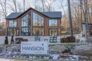 Luxury 6BR Mansion - Lakefront, Sauna, Hot Tub