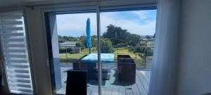 Appartements Bel appartement avec terrasse et sa petite vue mer Kerroc-h : photos des chambres