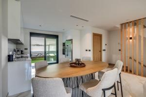 Luxurious newly built townhouse close to the beach