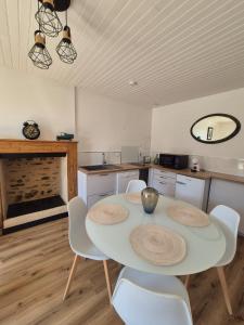 Charmante maison, entière au calme, sud avec jardin