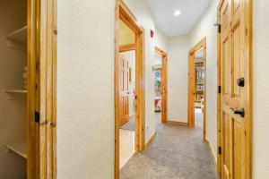 Beautiful 4 Bedroom Townhome Near Snowflake Lift In Breckenridge
