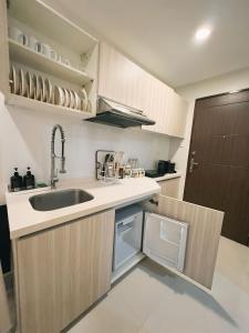 Oyasumi Condotel with balcony-Megatowers 1 Near Session, SM, Burnham park, Baguio City