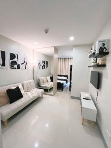 Oyasumi Condotel with balcony-Megatowers 1 Near Session, SM, Burnham park, Baguio City