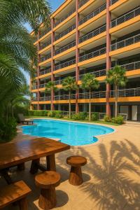 1 bedroom Naiharn Beach Condo